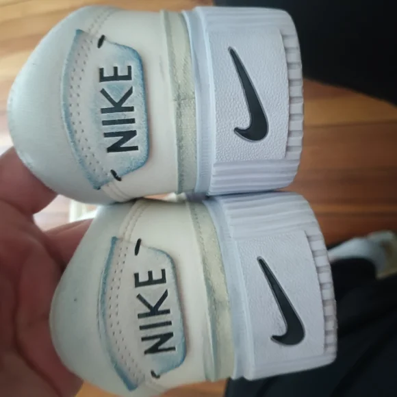 Nike Cream Sneakers - Picture 7 of 10